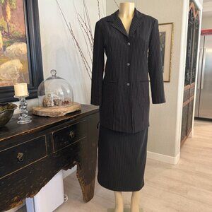 CLIO White&Black PinStripe Jacket and Skirt Set slim line style PETITE